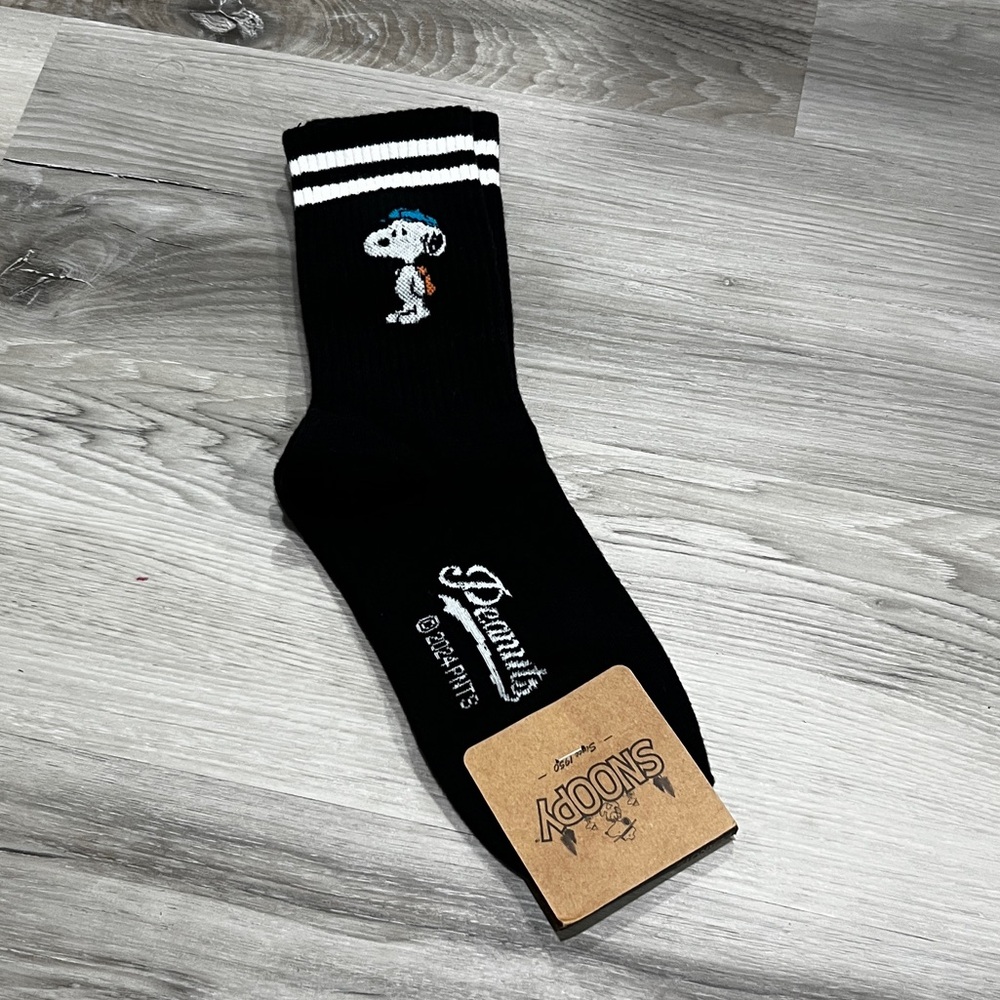 Snoopy Peanuts Black Crew Socks and White Stripe, adult size 6-10, NWT